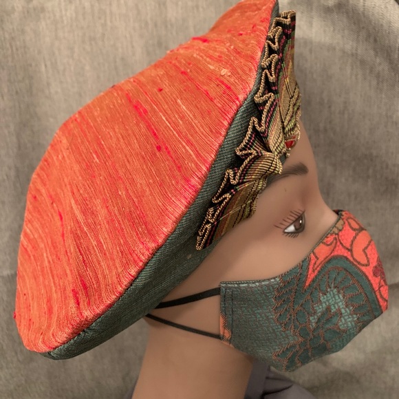 Reversible Hat and Matching Reversible mask. - Picture 5 of 6
